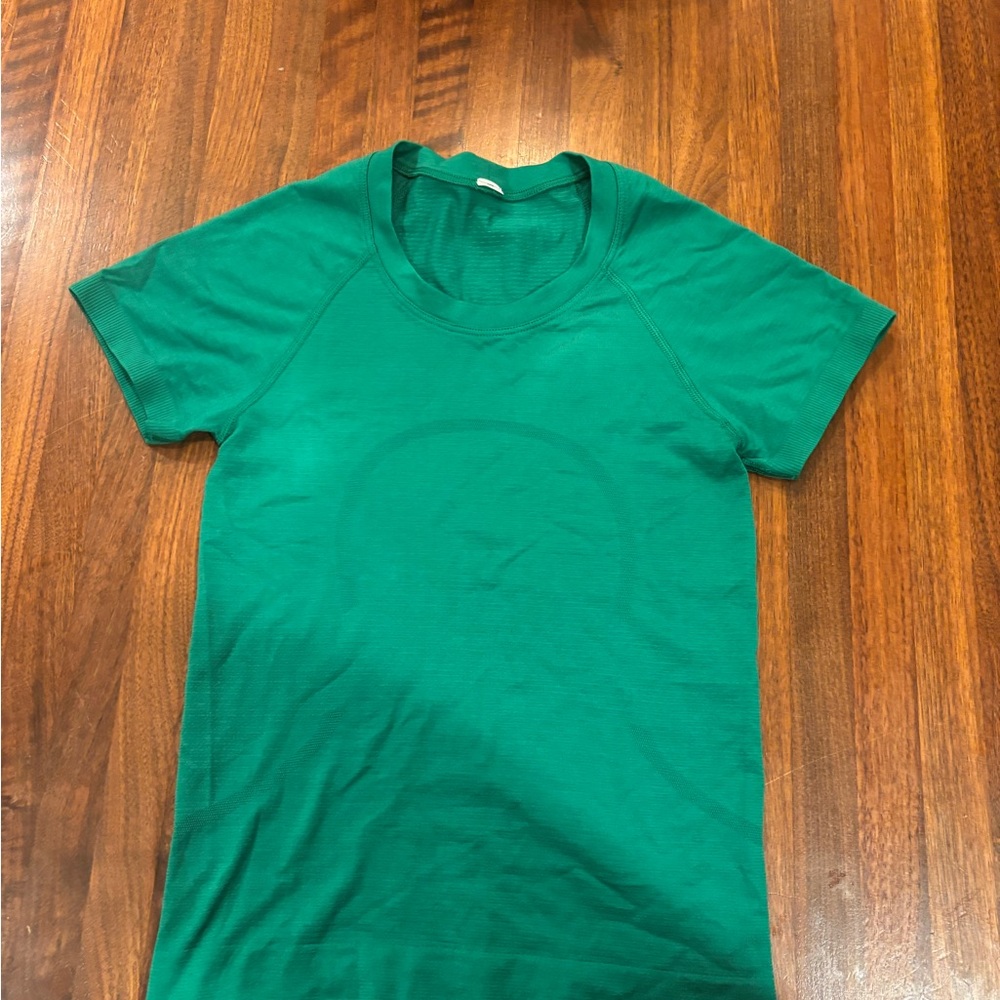 Lulu lemon short sleeve swiftly size 2